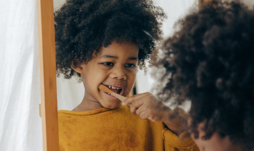 kid brushing